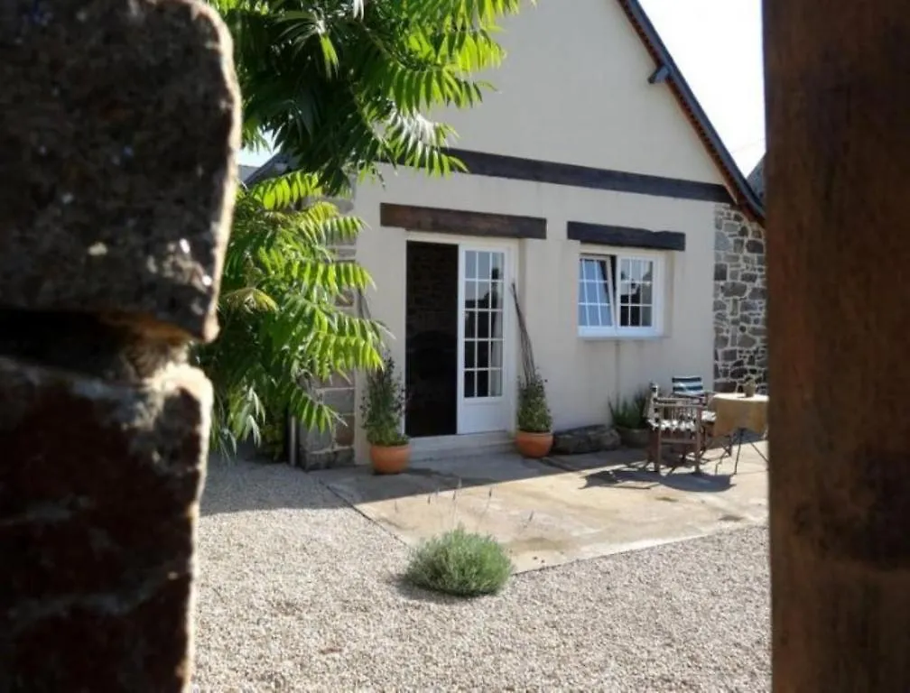 Gites Du Manoir De L'Ormelais Mont-Dol